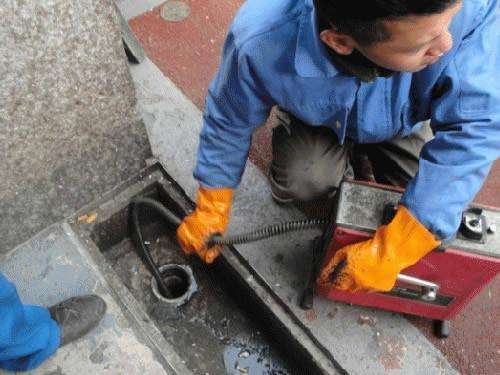 北泉镇疏通下水道